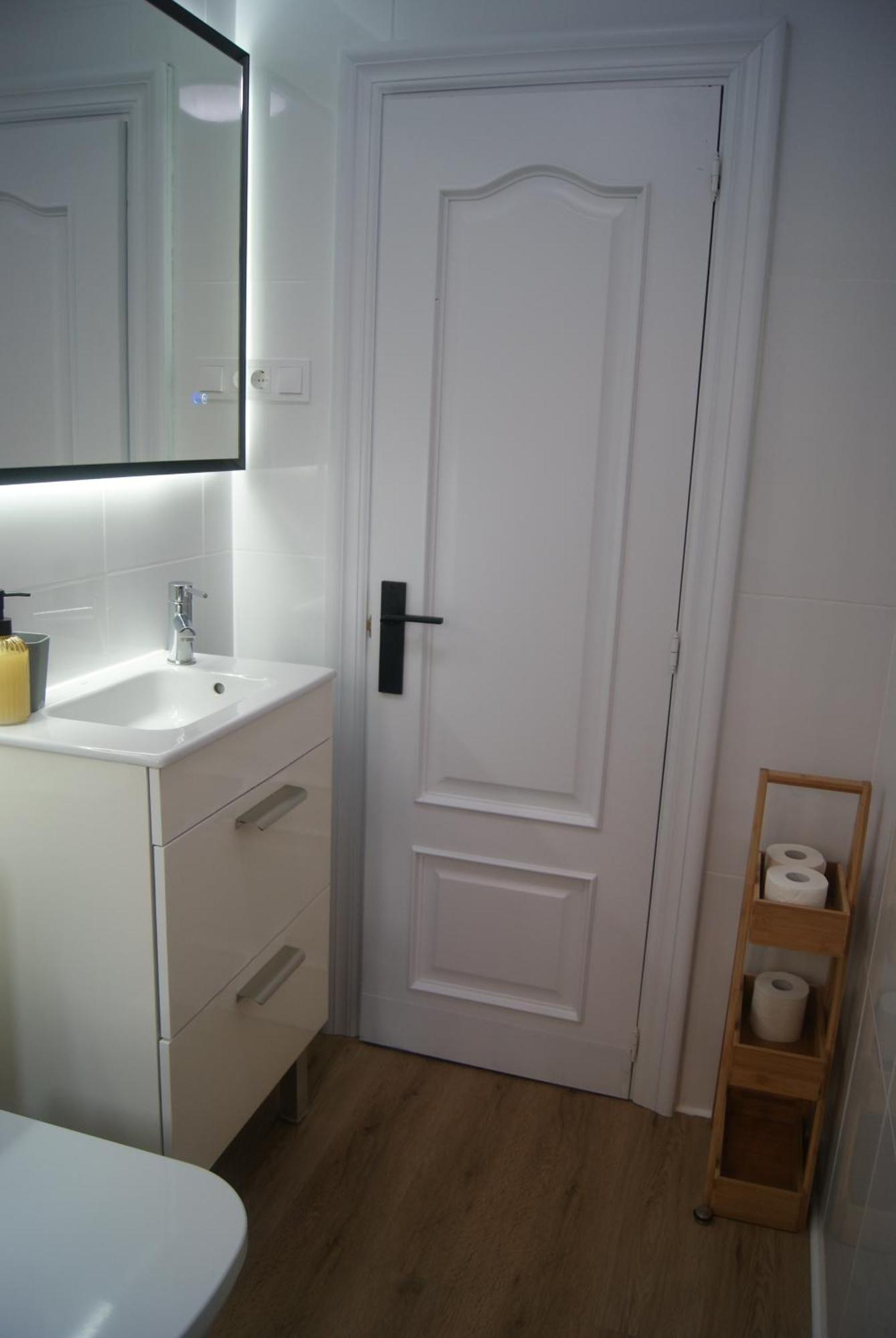 Appartement Nuevo, Luminoso, Reformado, Cerca Del Casco Viejo *